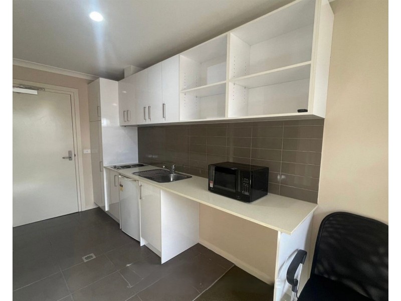 9 Gardiner Road, Clayton VIC 3168