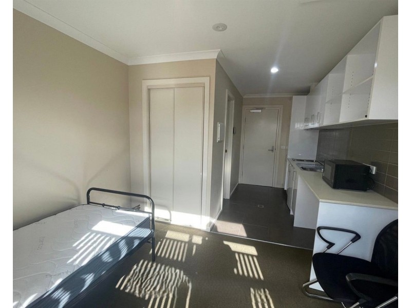 9 Gardiner Road, Clayton VIC 3168