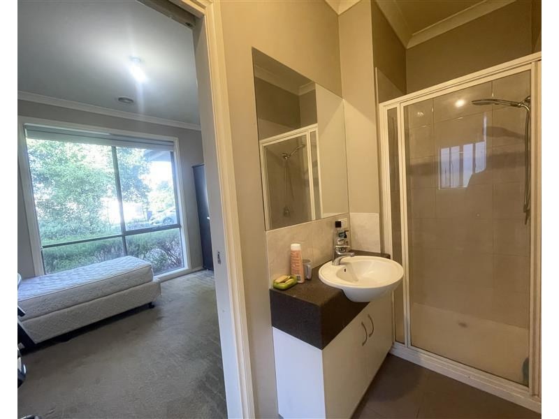 1/37 Stockdale Avenue, Clayton VIC 3168