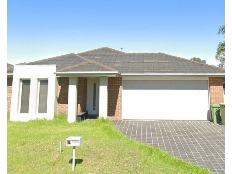 17 Bluehills Boulevarde, Pakenham VIC 3810