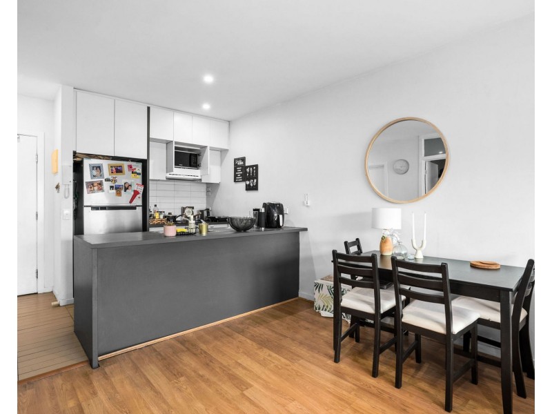 33/1 Greenfield Drive, Clayton VIC 3168