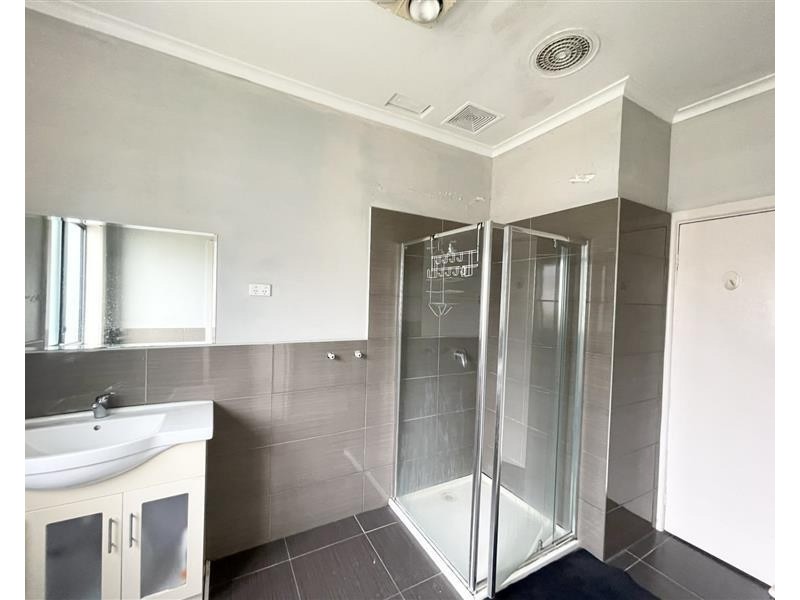 1/13 Cambro Road, Clayton VIC 3168