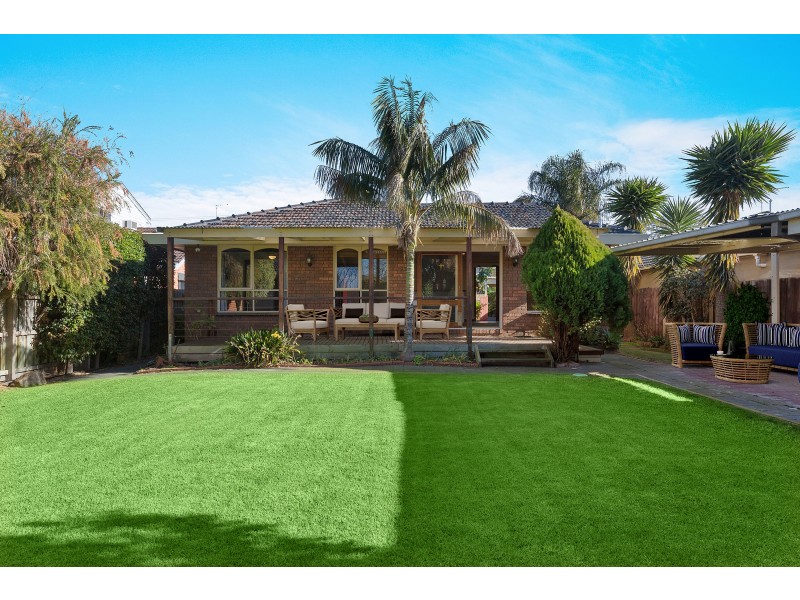 11 McSwain Street, Parkdale VIC 3195