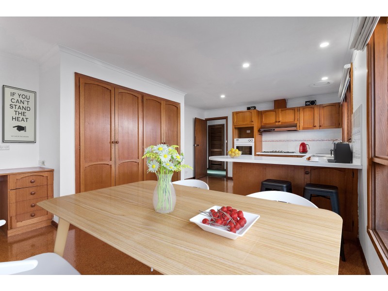 11 McSwain Street, Parkdale VIC 3195