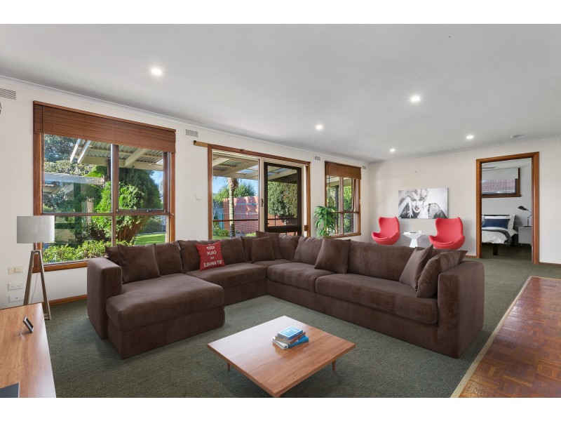 11 McSwain Street, Parkdale VIC 3195