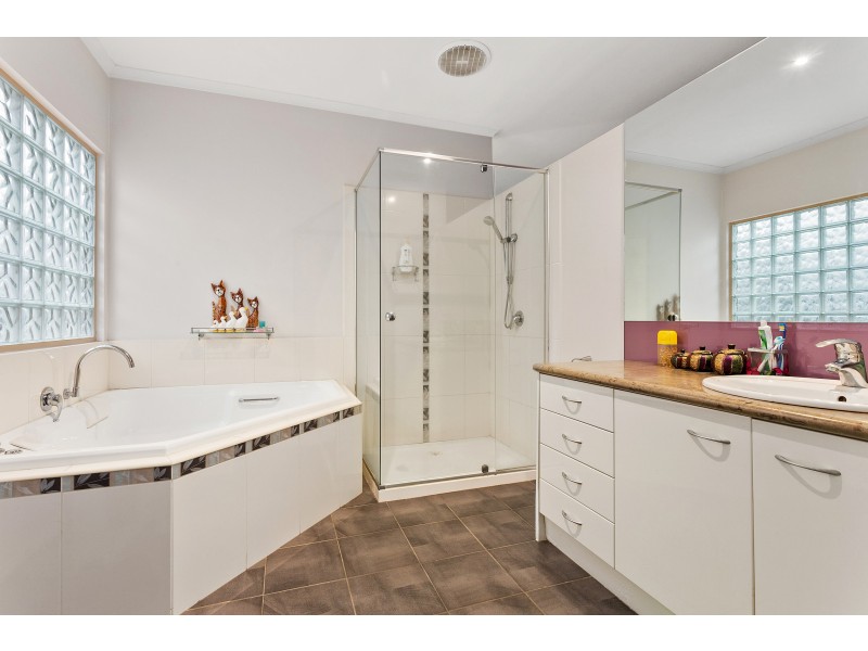 11 Nolan Court, Sandhurst VIC 3977