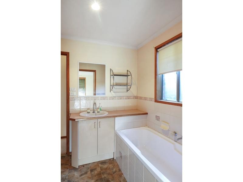 60 Jarryd Crescent, Berwick VIC 3806