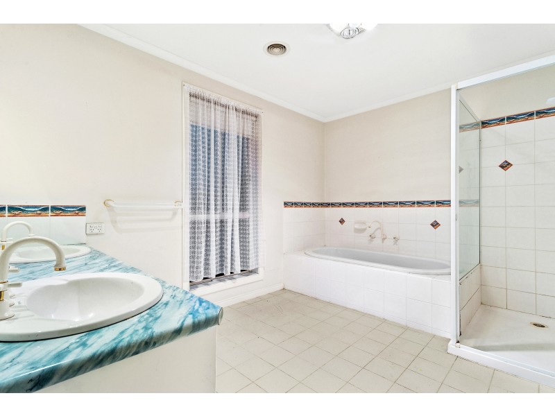 19 Sherman Court, Berwick VIC 3806