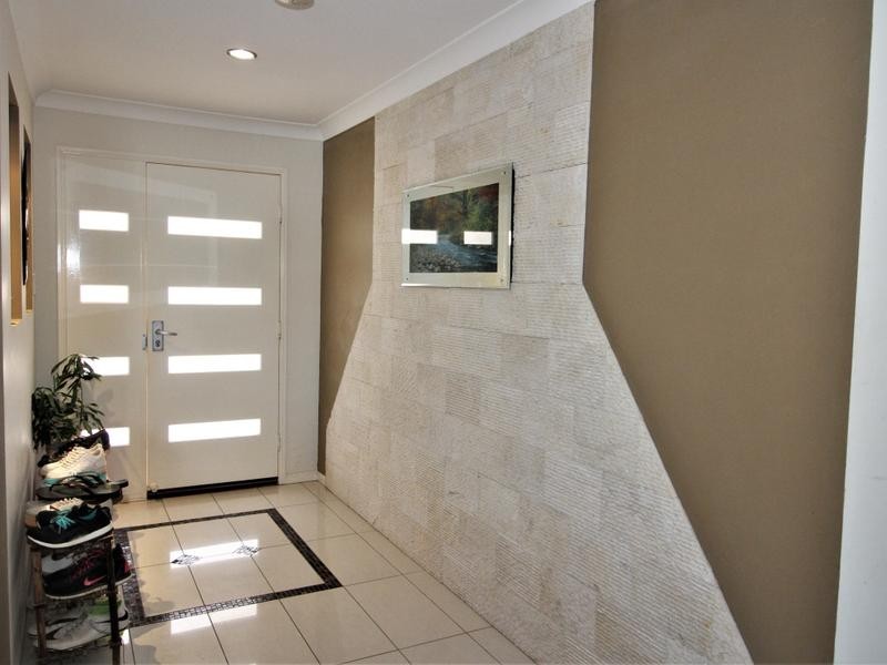 18 Rasmussen Ave, Marsden QLD 4132