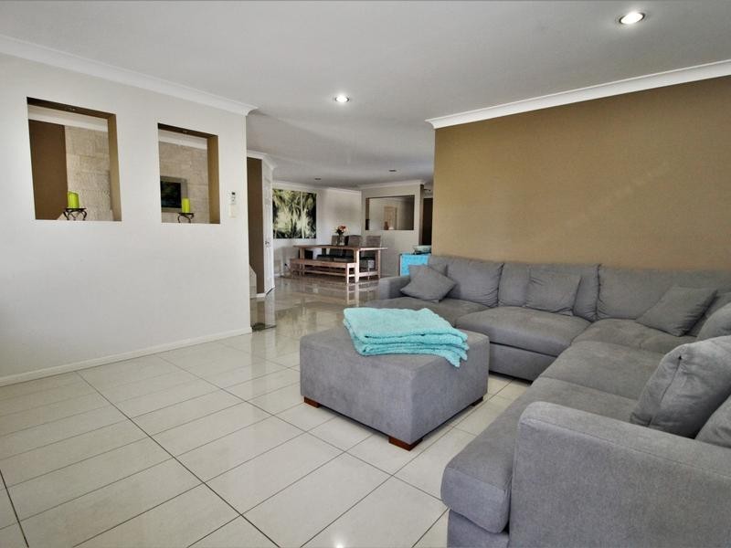 18 Rasmussen Ave, Marsden QLD 4132