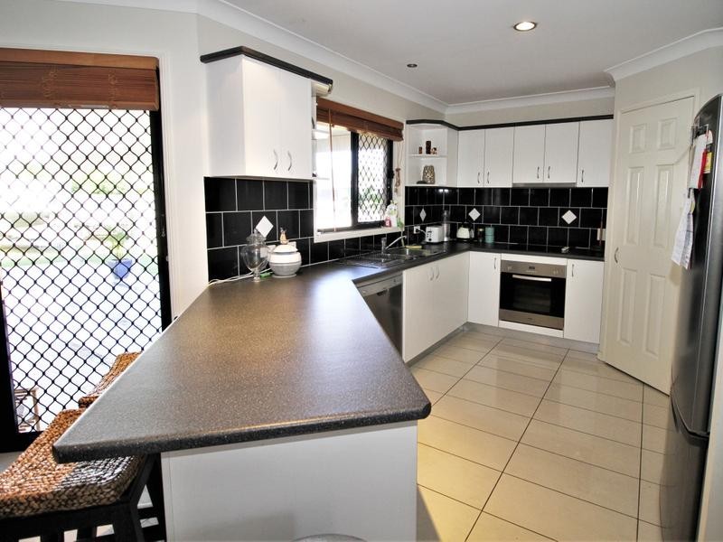 18 Rasmussen Ave, Marsden QLD 4132