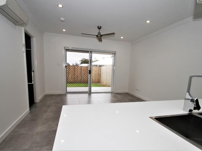 unit 1/19 Chandon Court, Hillcrest QLD 4118