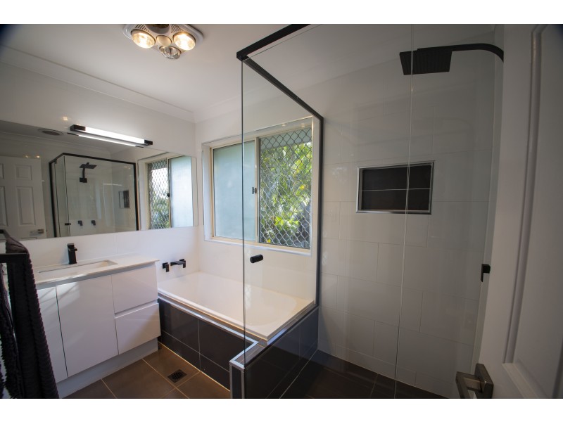 14 Woodrow Place, Marsden QLD 4132