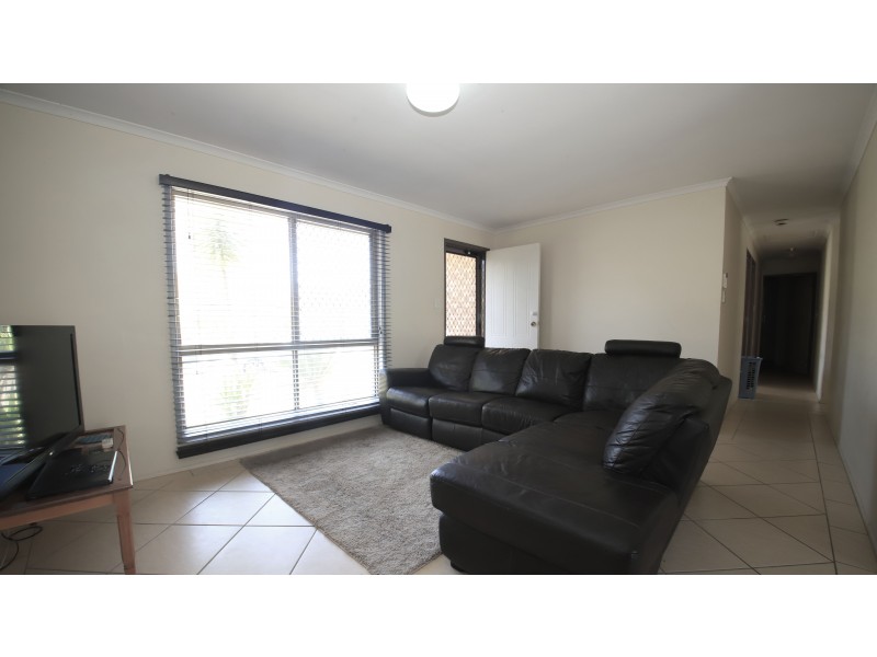 8 Lochore Court, Crestmead QLD 4132