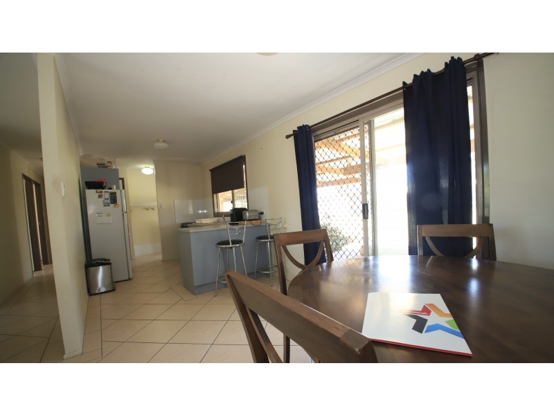 8 Lochore Court, Crestmead QLD 4132