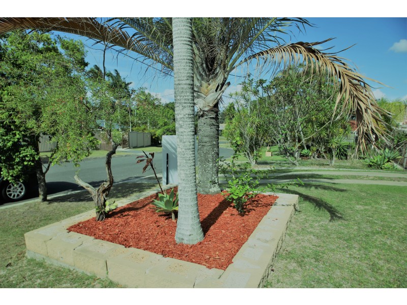 8 Lochore Court, Crestmead QLD 4132