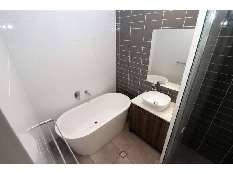 unit 2/19 Chandon Court, Hillcrest QLD 4118