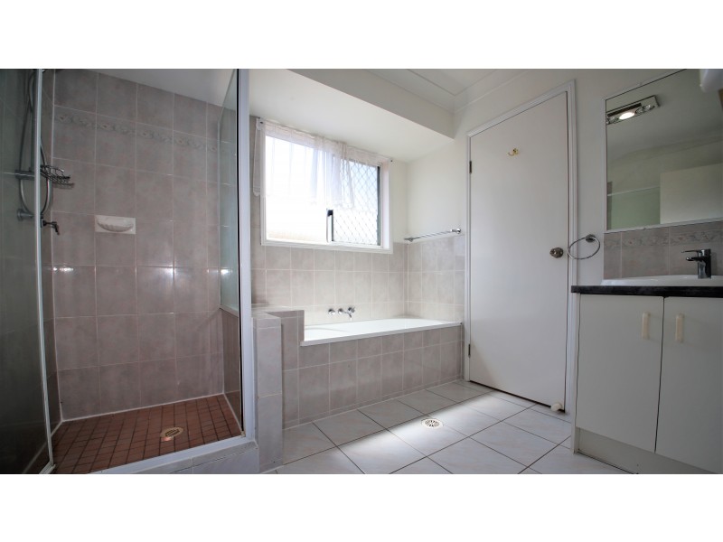 11 Murrumbidgee Street, Hillcrest QLD 4118