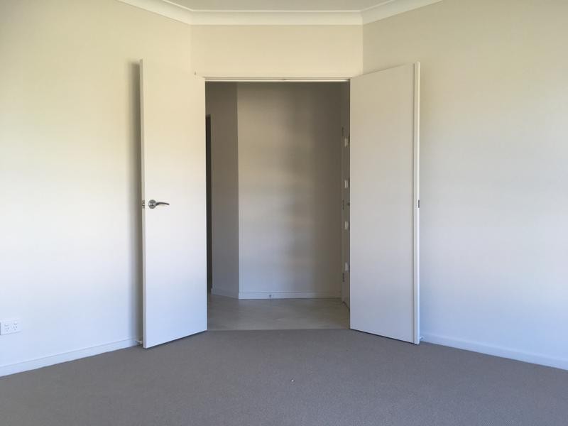 2 Mount Mee Street, Park Ridge QLD 4125