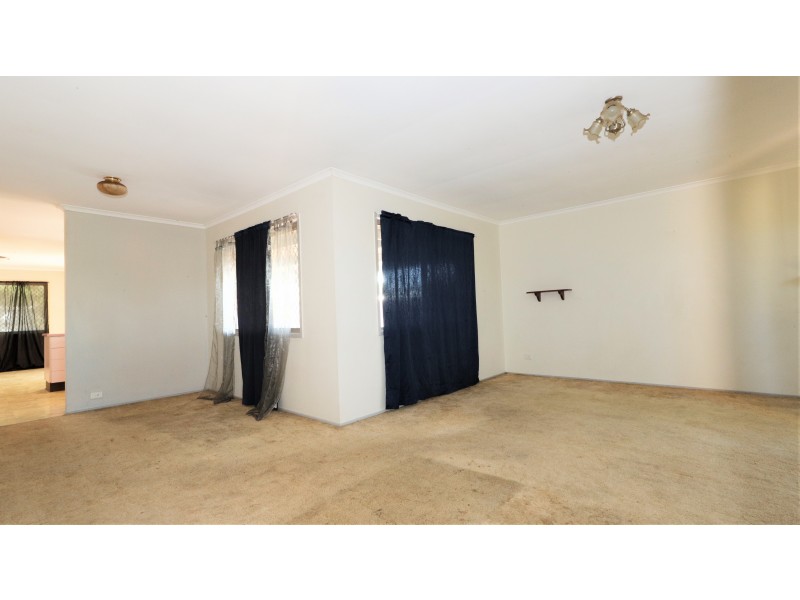 9 Loxton Court, Marsden QLD 4132