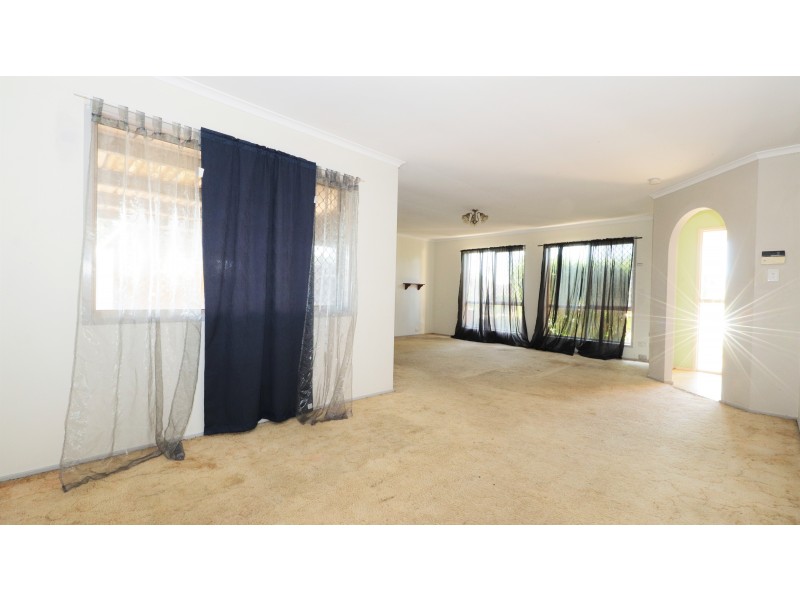 9 Loxton Court, Marsden QLD 4132