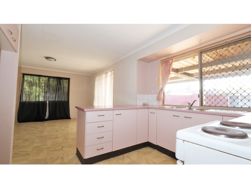 9 Loxton Court, Marsden QLD 4132