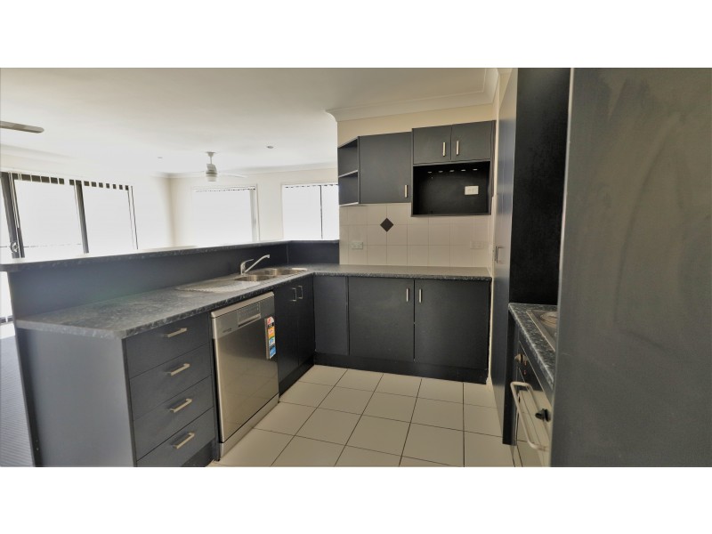 11 Ella Court, Marsden QLD 4132