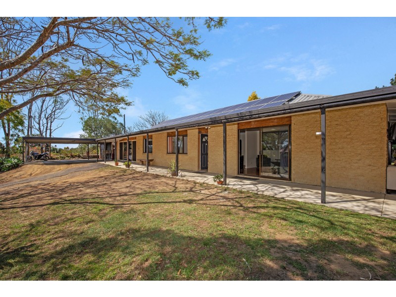 7 Willow Road West, Redbank Plains QLD 4301