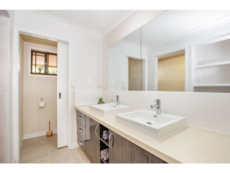 7 Willow Road West, Redbank Plains QLD 4301