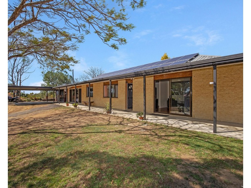 7 Willow Road West, Redbank Plains QLD 4301