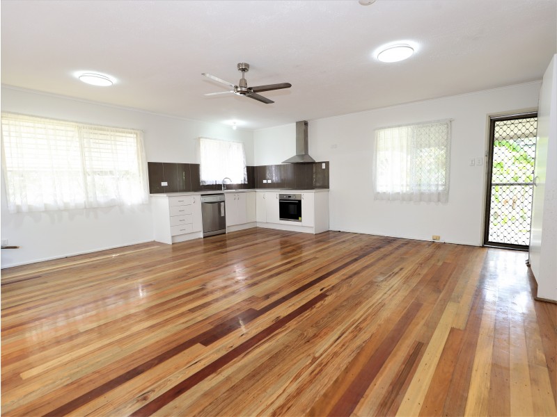 34 Maple Street, Kingston QLD 4114