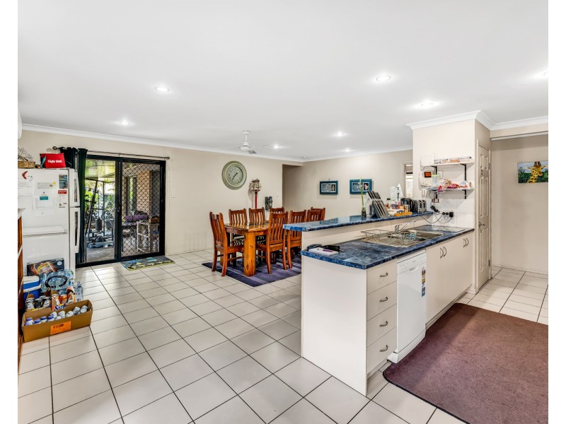 40 Lakeview Drive, Logan Reserve QLD 4133