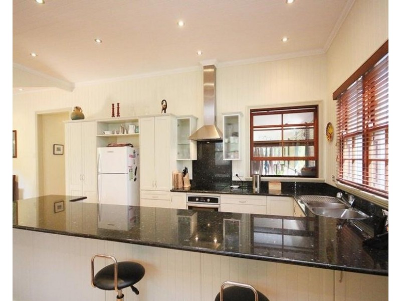 26 Oxford Place, Shorncliffe QLD 4017