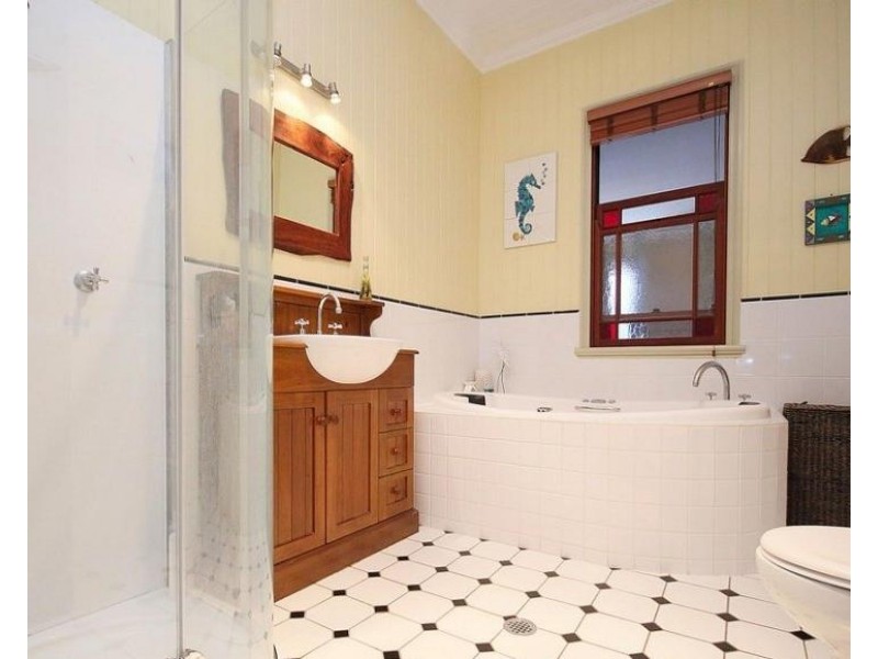 26 Oxford Place, Shorncliffe QLD 4017