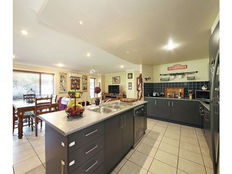 3 Freeman Place, Bracken Ridge QLD 4017