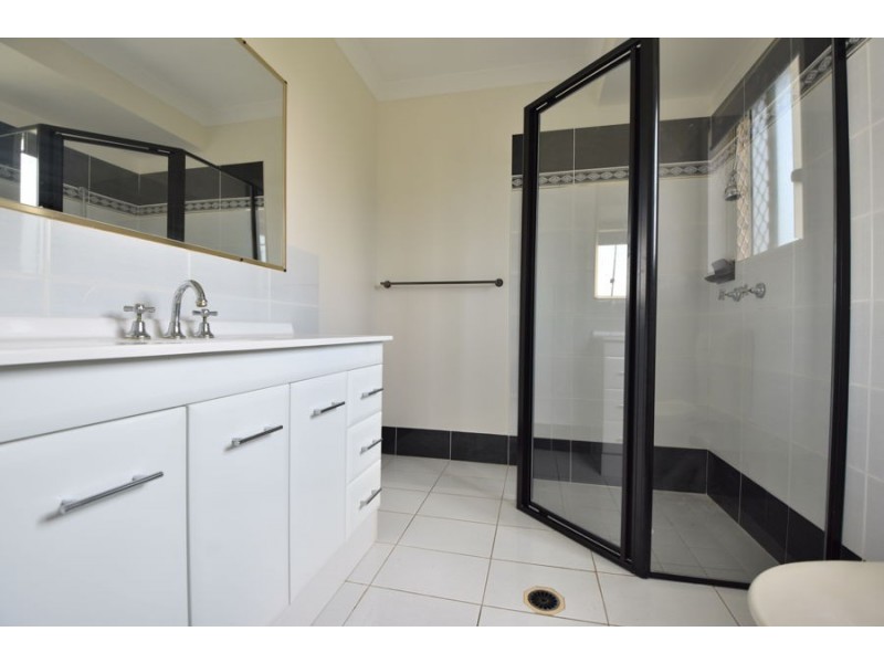 6 Yellowjack Crescent, Albany Creek QLD 4035