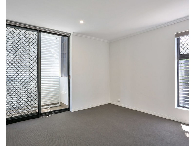 8/11 Collins Street, Nundah QLD 4012