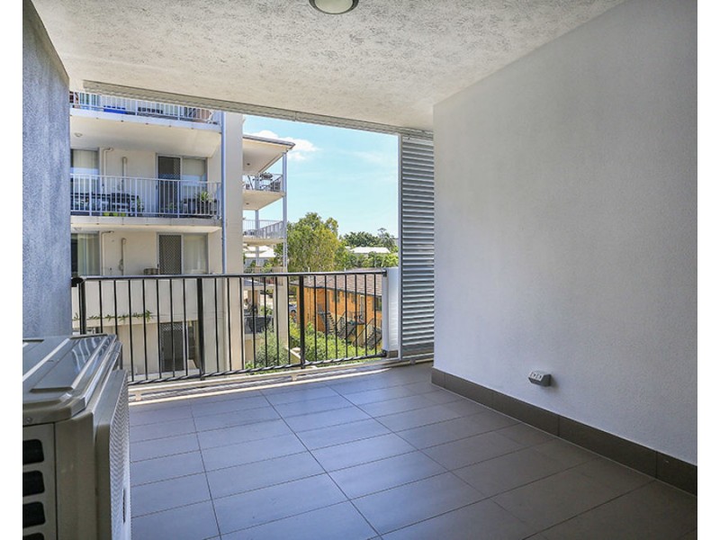 8/11 Collins Street, Nundah QLD 4012