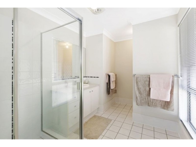 8 Parry Street, North Lakes QLD 4509