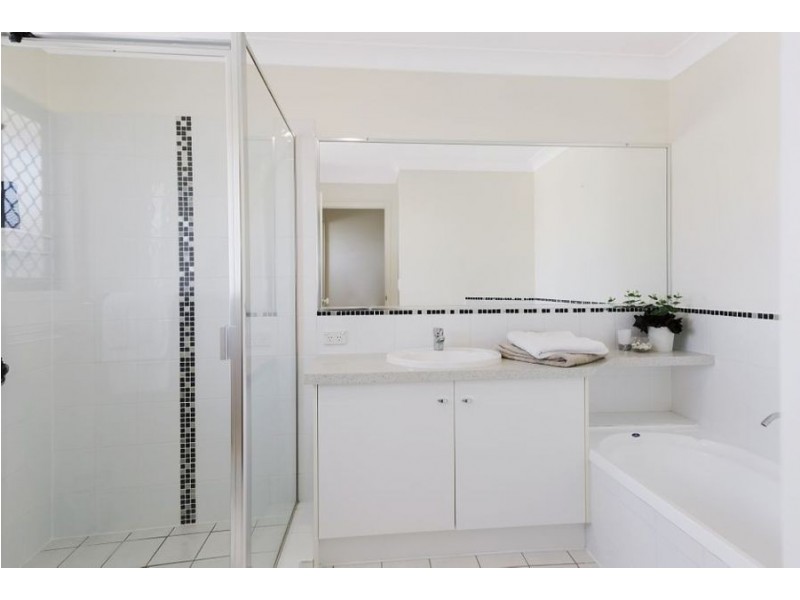 8 Parry Street, North Lakes QLD 4509