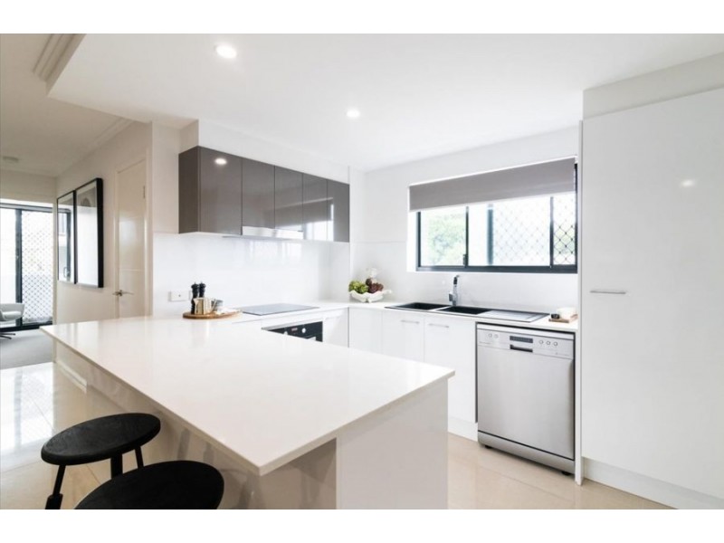 8/11 Collins Street, Nundah QLD 4012