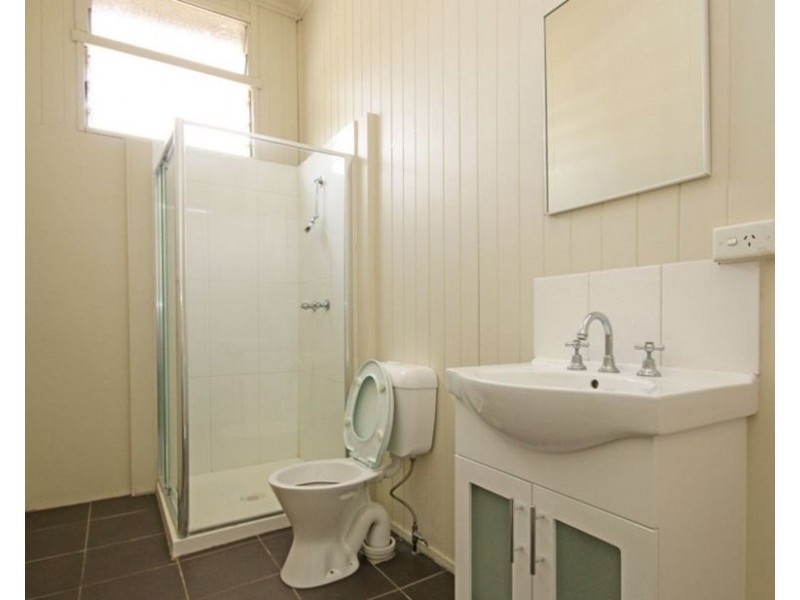 1/81 Wynnum Road, Norman Park QLD 4170