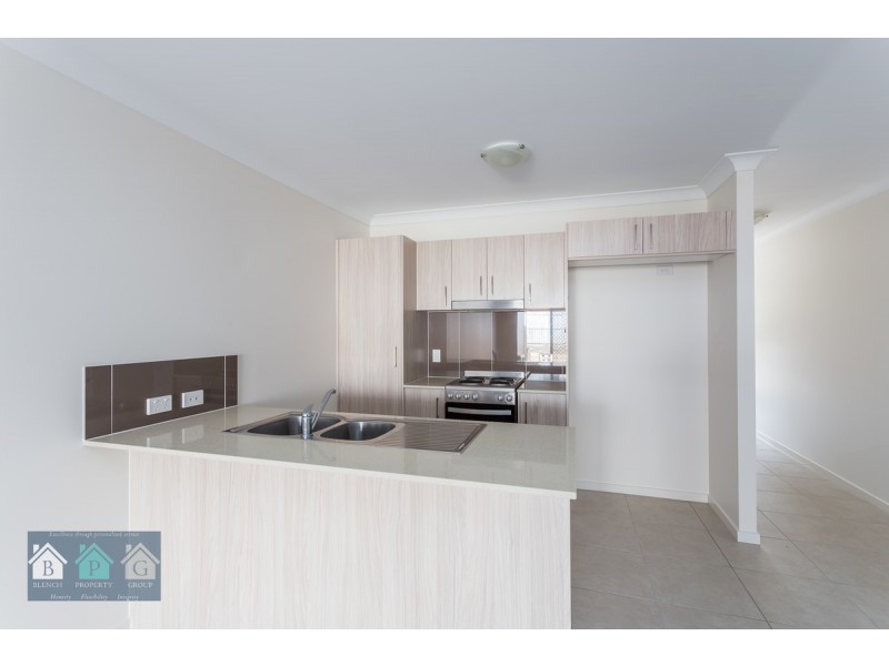 1/14 Sparenburg Street, Bellbird Park QLD 4300