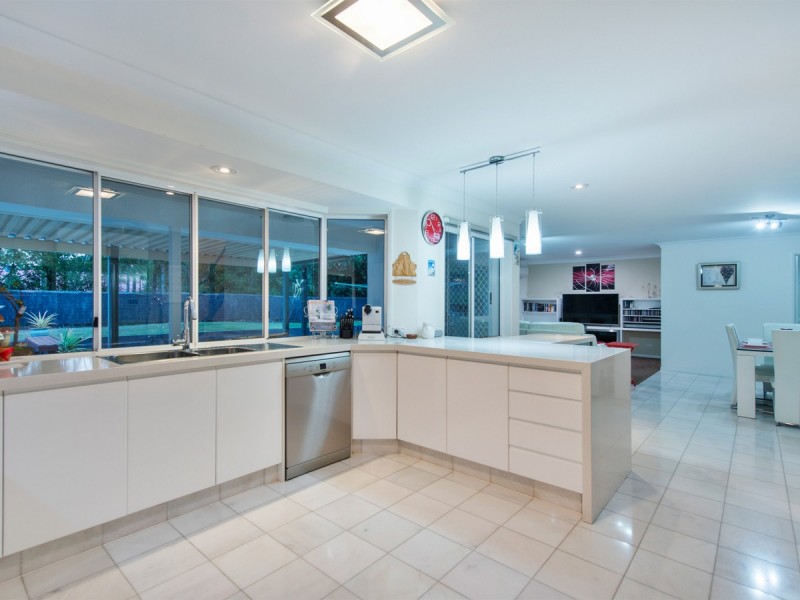 1 Carinya Court, Pimpama QLD 4209