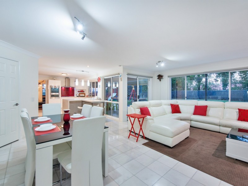 1 Carinya Court, Pimpama QLD 4209