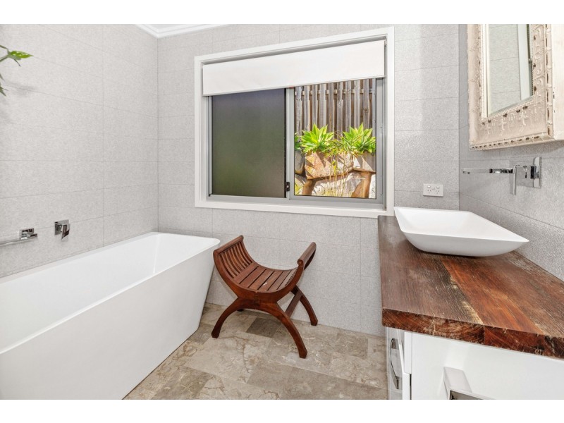 17 Willie Wagtail Crescent, Upper Coomera QLD 4209