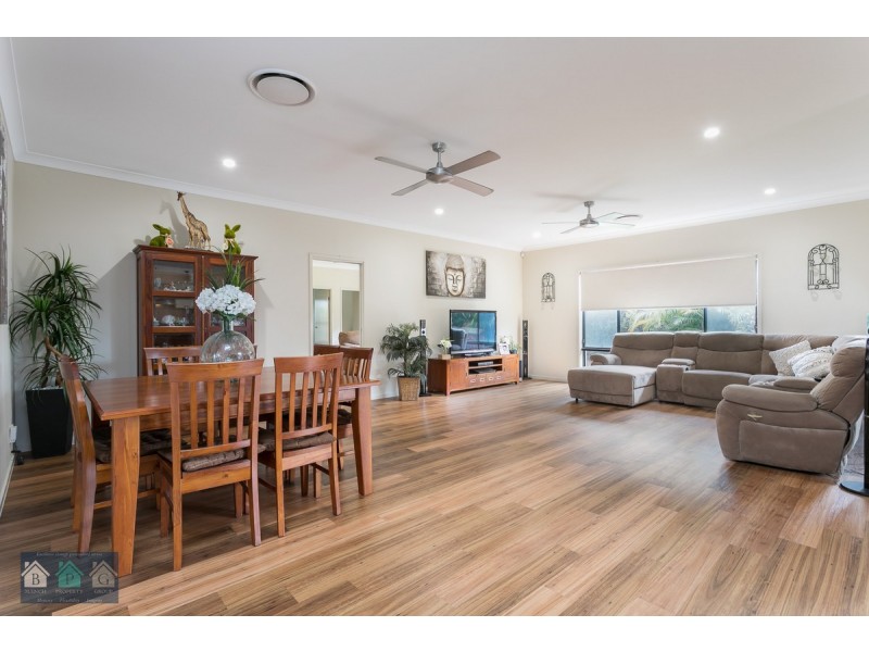 39 Ningaloo Drive, Pimpama QLD 4209