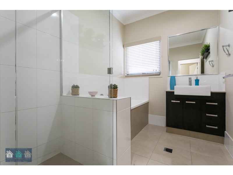 39 Ningaloo Drive, Pimpama QLD 4209