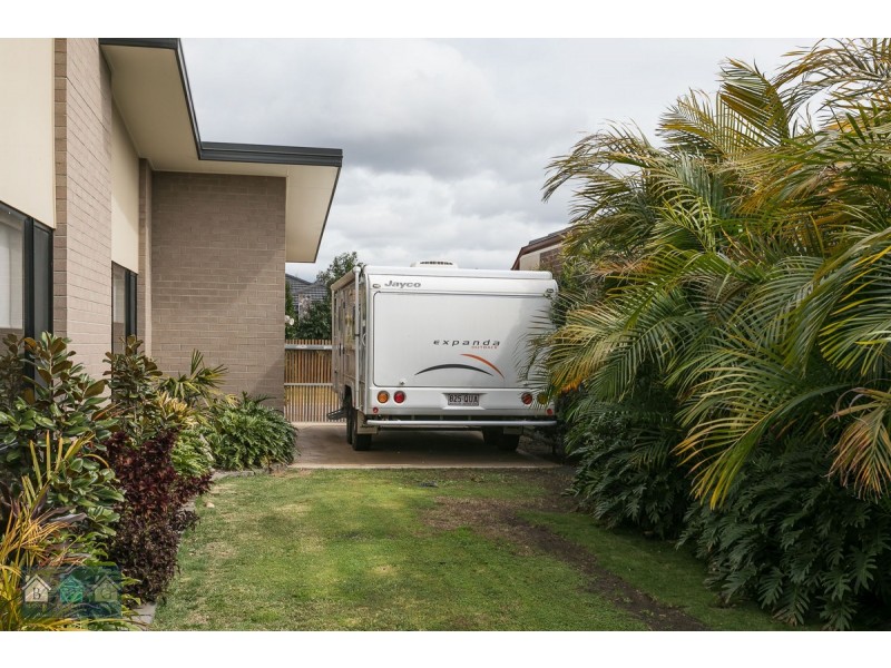 39 Ningaloo Drive, Pimpama QLD 4209