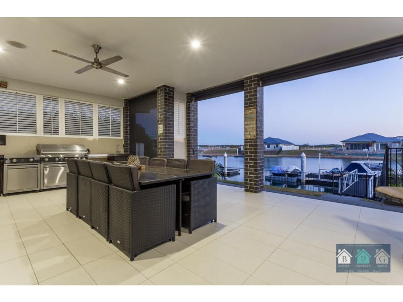 8 Sundown Place, Jacobs Well QLD 4208